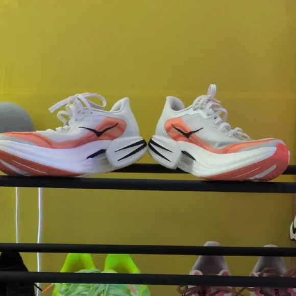 Women Hoka Cielo X1 2.0 Size 7 - Picture 6 of 8